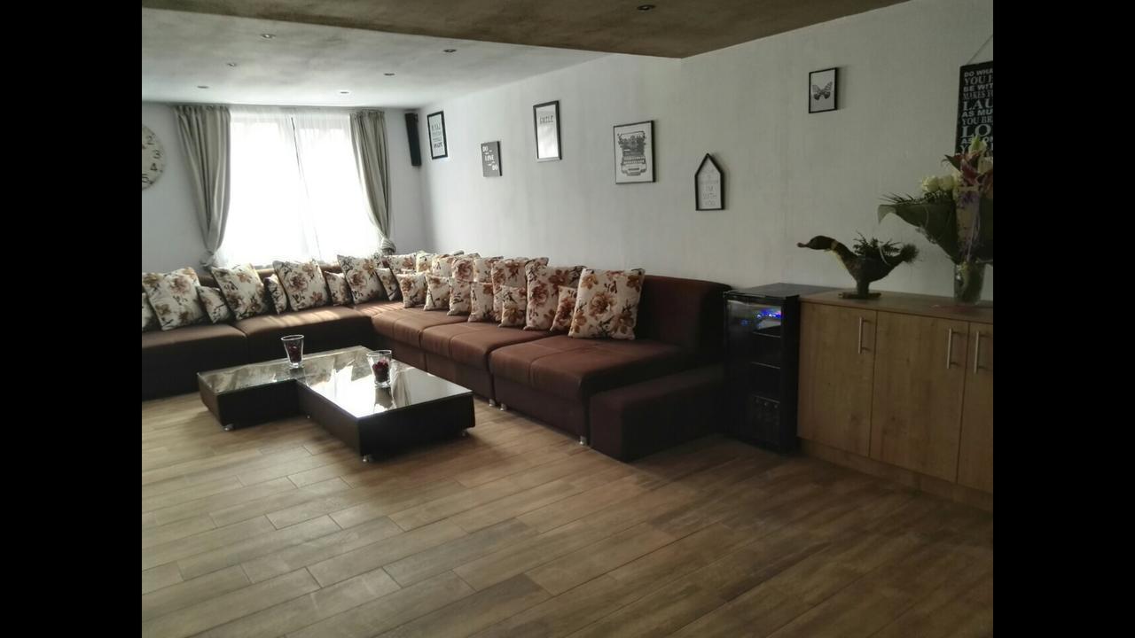 Vila Smiley Avrig Exterior foto